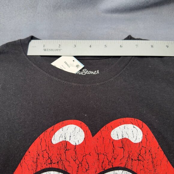 Rolling Stones Small T-Shirt Vampire Tongue Graphic Black Graphic Distressed New - Picture 5 of 9